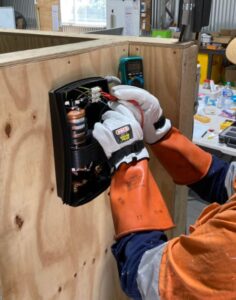 Learn how to 'test for dead' prior to disconnecting an appliance.